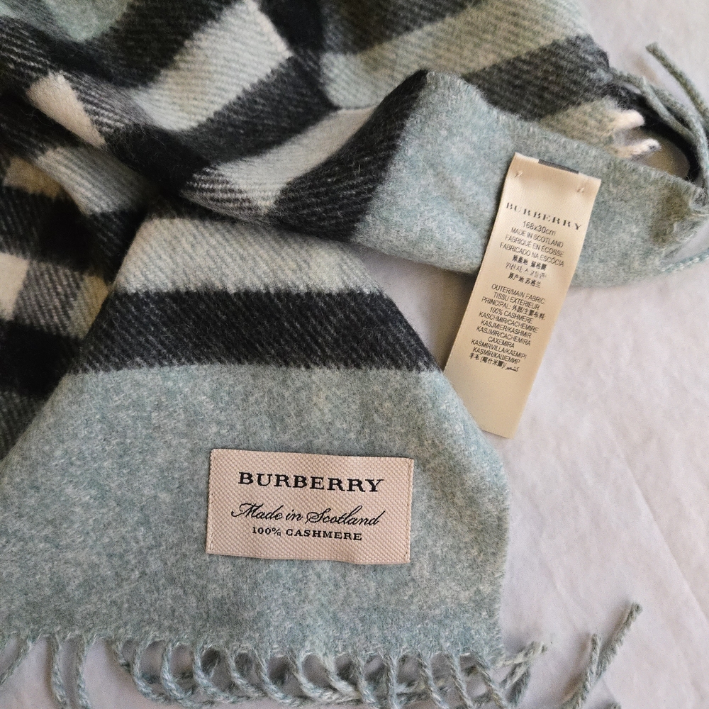 Burberry Check Pastel Mint Green and Black Plaid 100% Cashmere Fringe Scarf MI3 - Picture 2 of 6